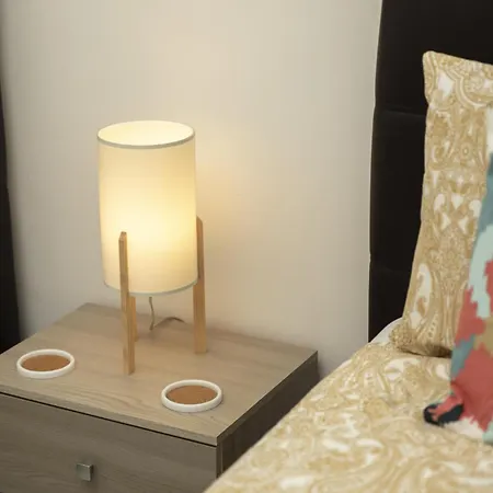 Spacious 3bd With Country Views & Large Front Terrace With Outside Furniture 公寓 *