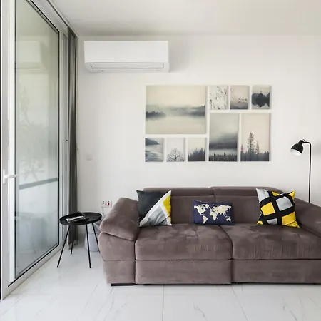 Spacious 3bd With Country Views & Large Front Terrace With Outside Furniture Zebbug (Gozo)