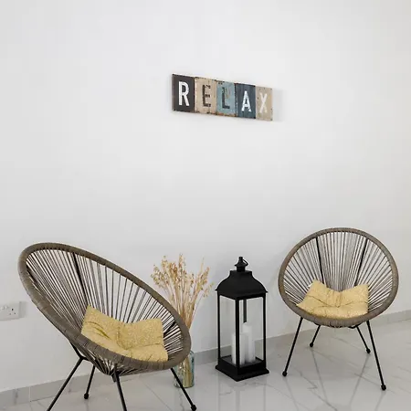 Apartamento Spacious 3bd With Country Views & Large Front Terrace With Outside Furniture *