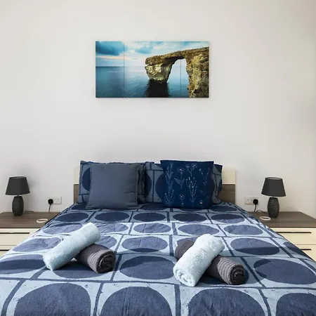 Spacious 3bd With Country Views & Large Front Terrace With Outside Furniture Apartment Zebbug (Gozo)