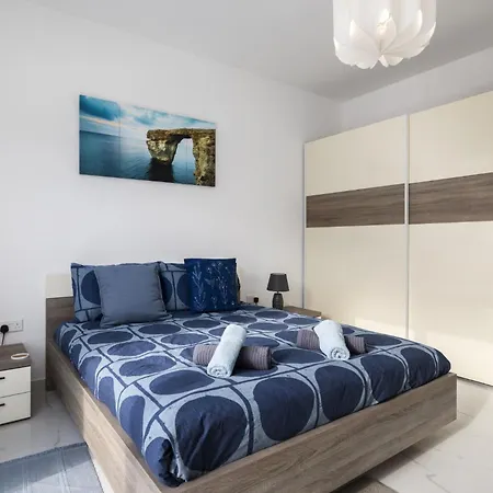 Spacious 3bd With Country Views & Large Front Terrace With Outside Furniture Zebbug (Gozo)