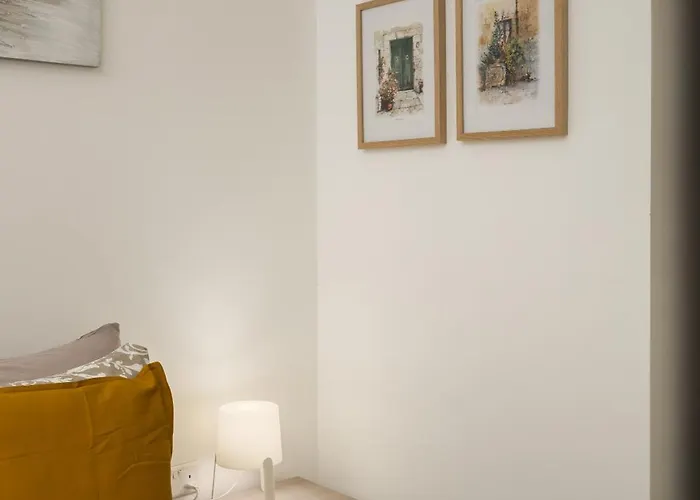 Apartment Spacious 3bd With Country Views & Large Front Terrace With Outside Furniture