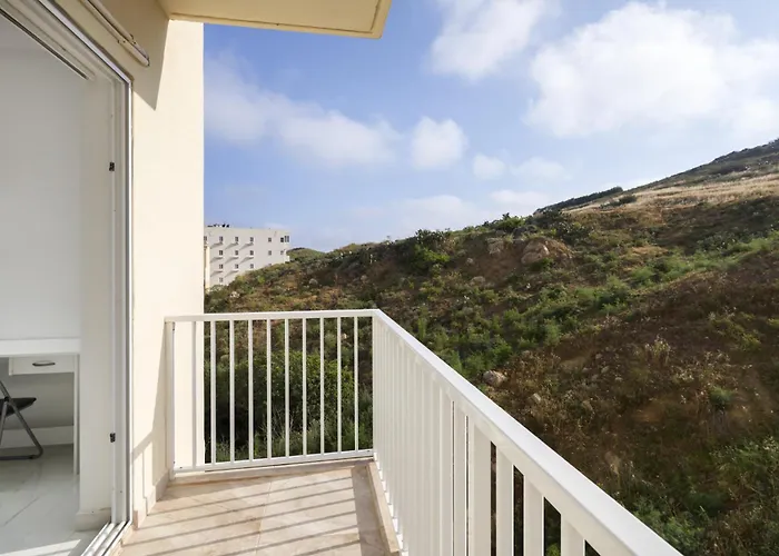 Apartment Spacious 3bd With Country Views & Large Front Terrace With Outside Furniture *