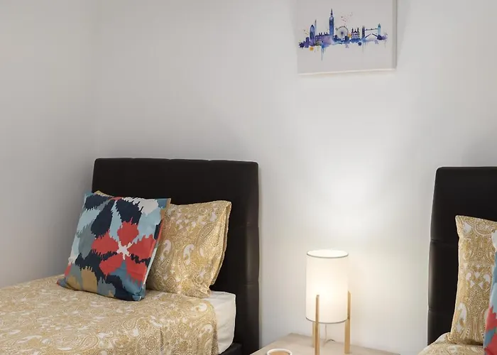 Apartment Spacious 3bd With Country Views & Large Front Terrace With Outside Furniture