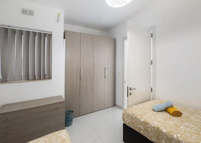 Apartment Spacious 3bd With Country Views & Large Front Terrace With Outside Furniture Zebbug (Gozo)